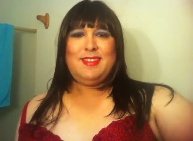 Video: Massive fat cock exposed as plump transsexual newcomer Charity Heart tugs herself on cam